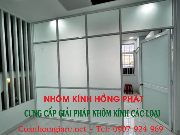 vach-nhom-kinh-he-700