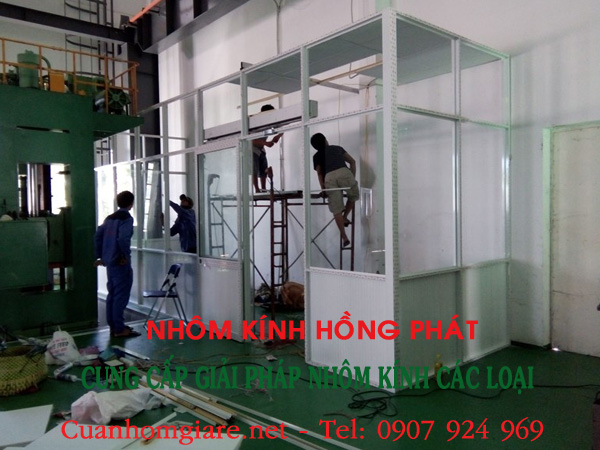 vach-nhom-kinh-he-700
